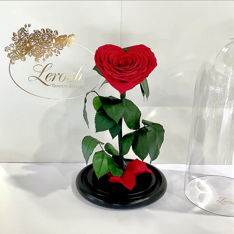 Красная	роза в колбе Сердце Lerosh - Premium 27 см