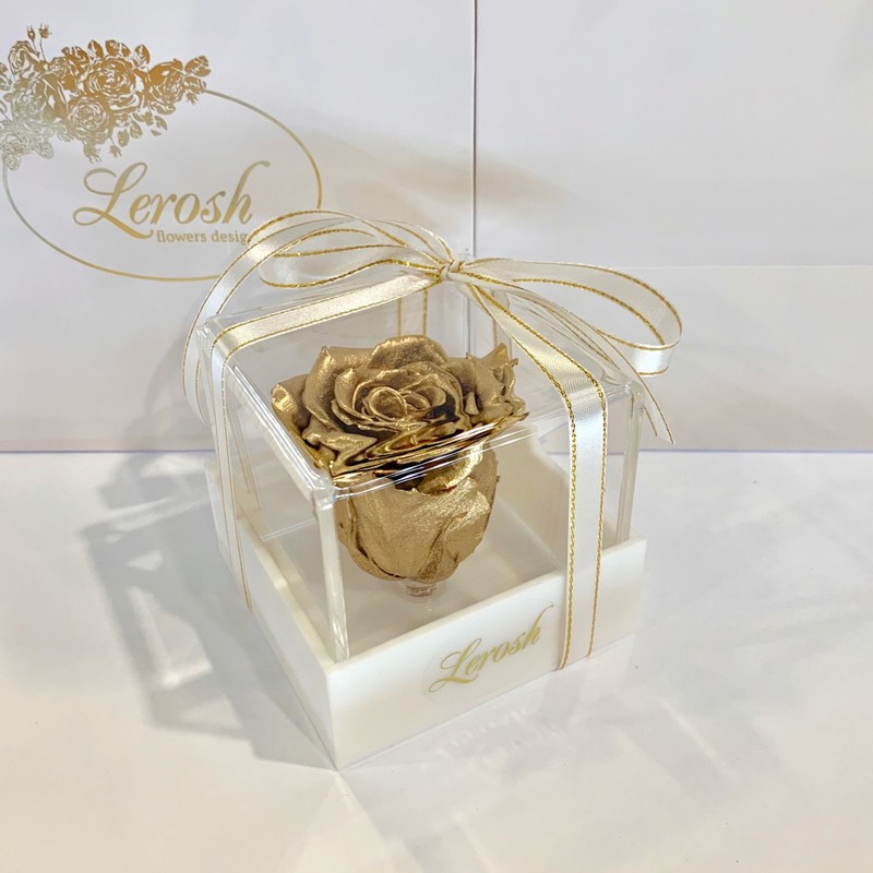 Золотий стабілізований бутон троянди в подарунковій коробці Lerosh - Classic