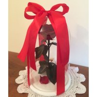 Прикраса атласною стрічкою для троянди в колбі